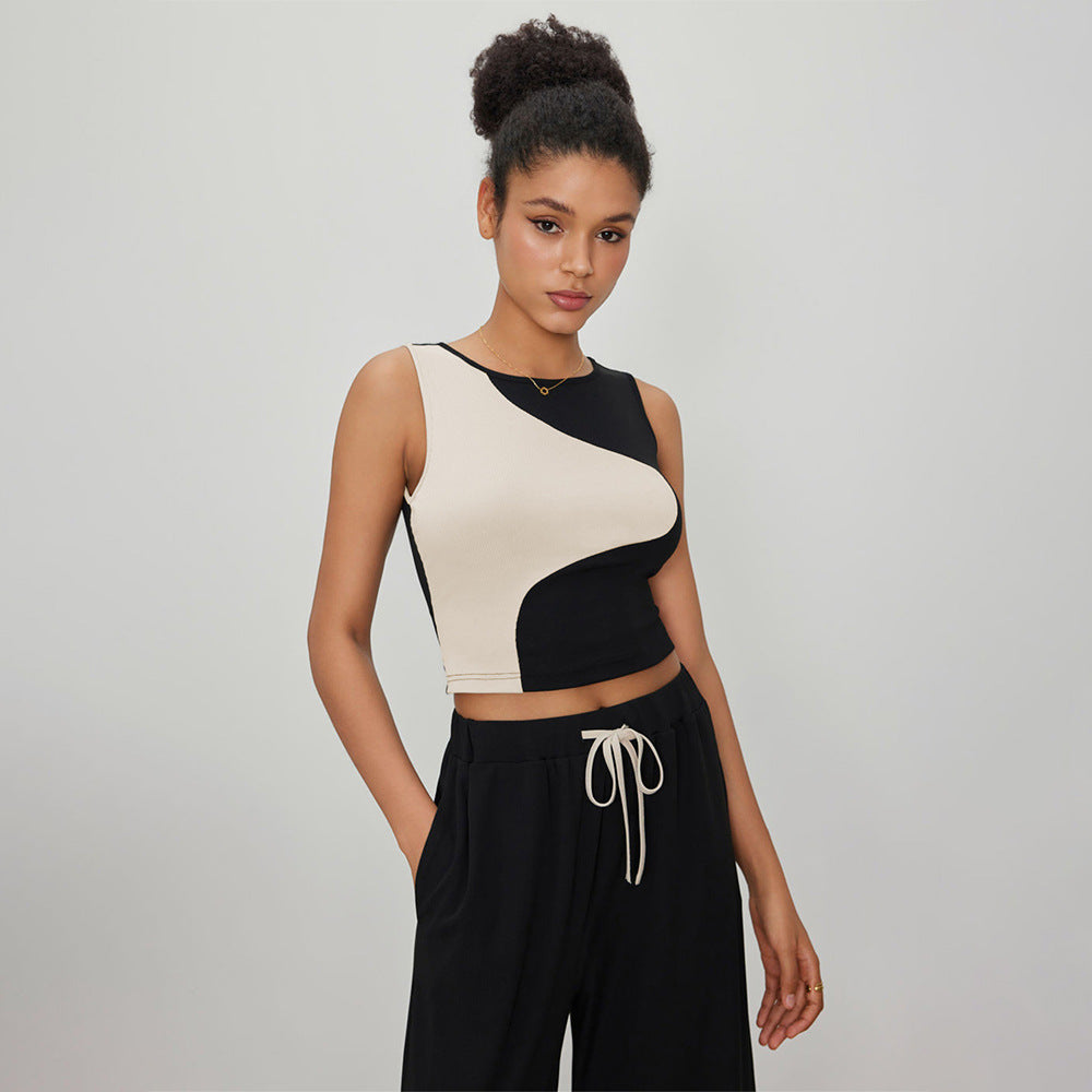Top court pour femmes avec design asymétrique et contrastes raffinés Chic & Stil