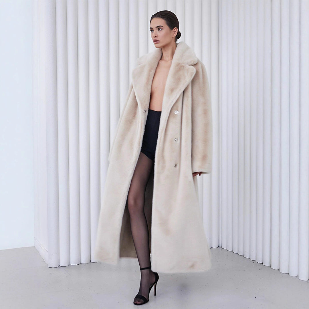 Ladies Elegant and Lined Winter Coat with a Wide Lapel Lune London