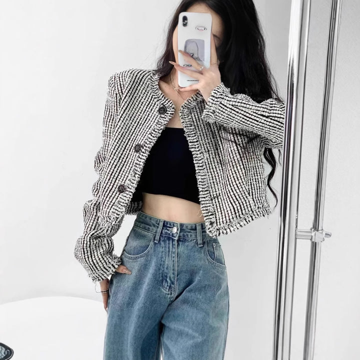 Trendy boucle jacket for women with decorative buttons and relaxed fit Lune London