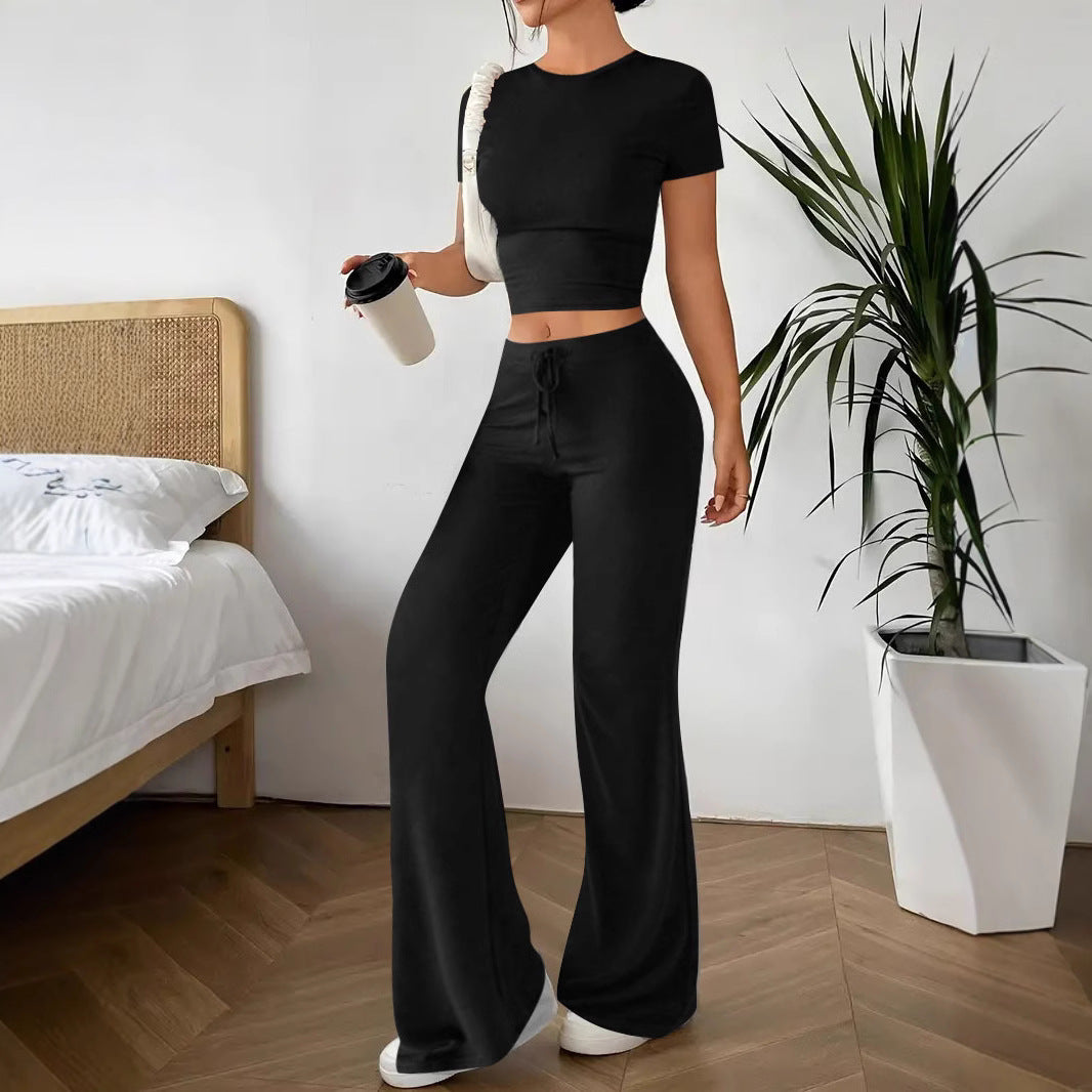 Casual lounge set for women with crop top and loose fit Lune London