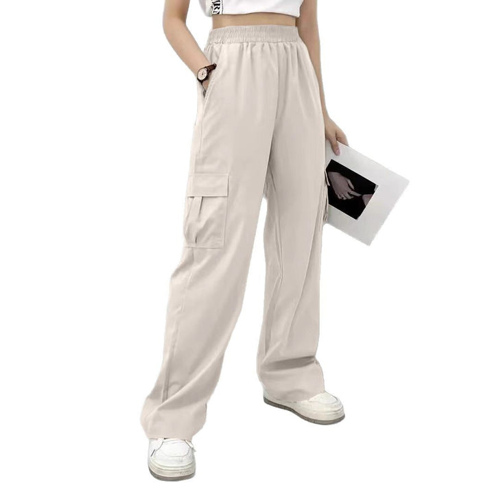 Cargo pants for women with elastic waistband and practical side pockets Lune London