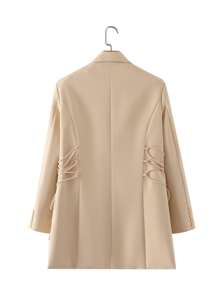 Trendy women's jacket with refined lace details and practical pockets Lune London
