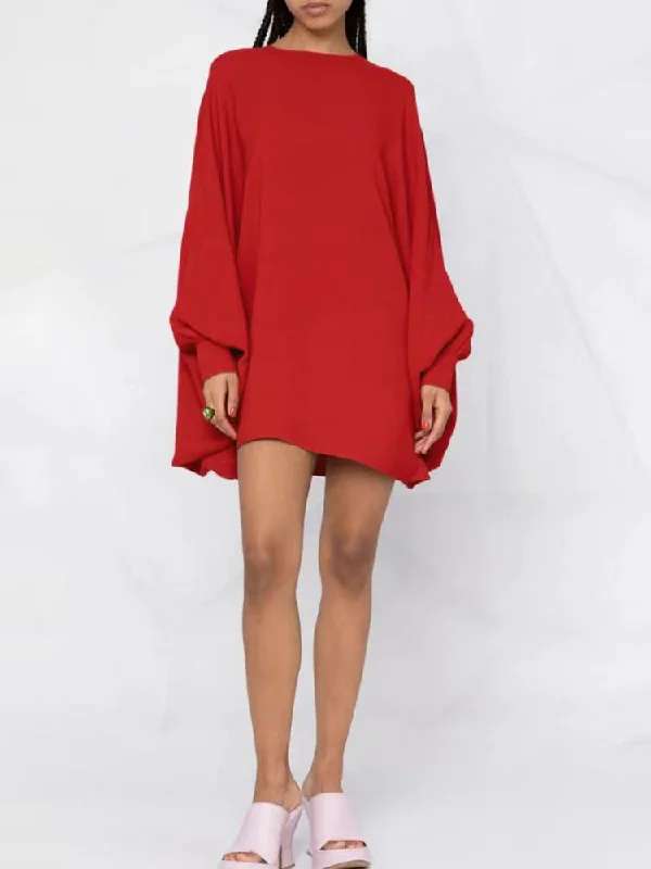 Oversized dress for women with a loose fit and chic elegant sleeves