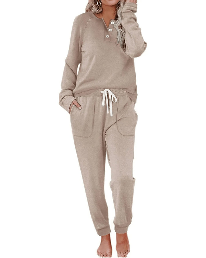 Casual outfit for women with button placket and elastic waist Lune London