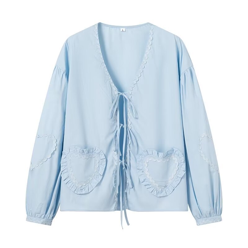 Blouse ludique pour femmes avec applications en forme de cœur et détails froncés Chic & Stil