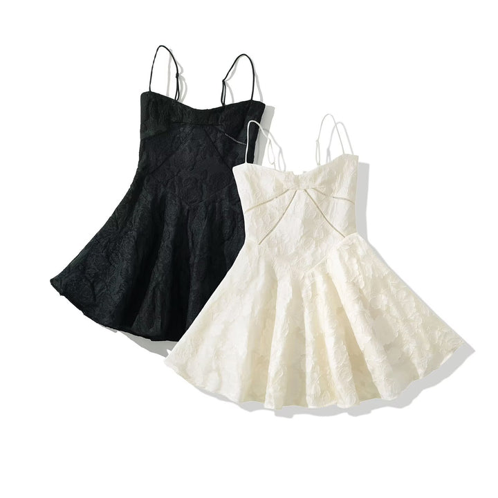 Ladies' dress with floral lace pattern and adjustable straps Lune London