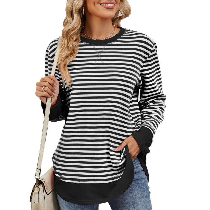 Striped sweatshirt for women with a relaxed fit and practical pockets Lune London