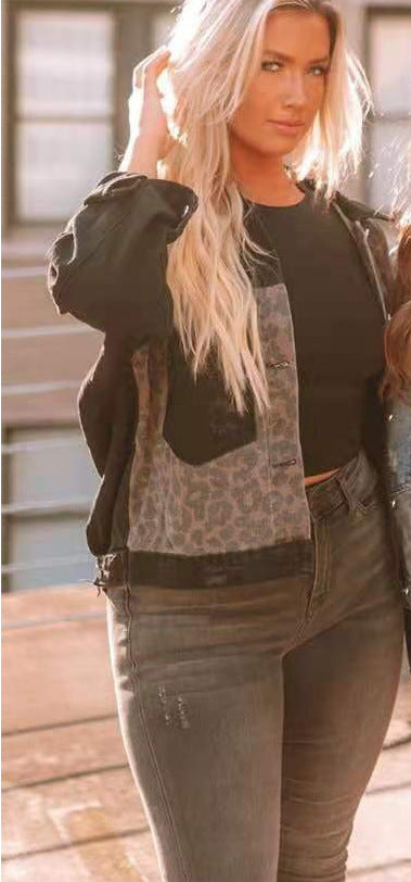 Veste en jean à coupe courte pour femmes avec motif léopard Chic & Stil