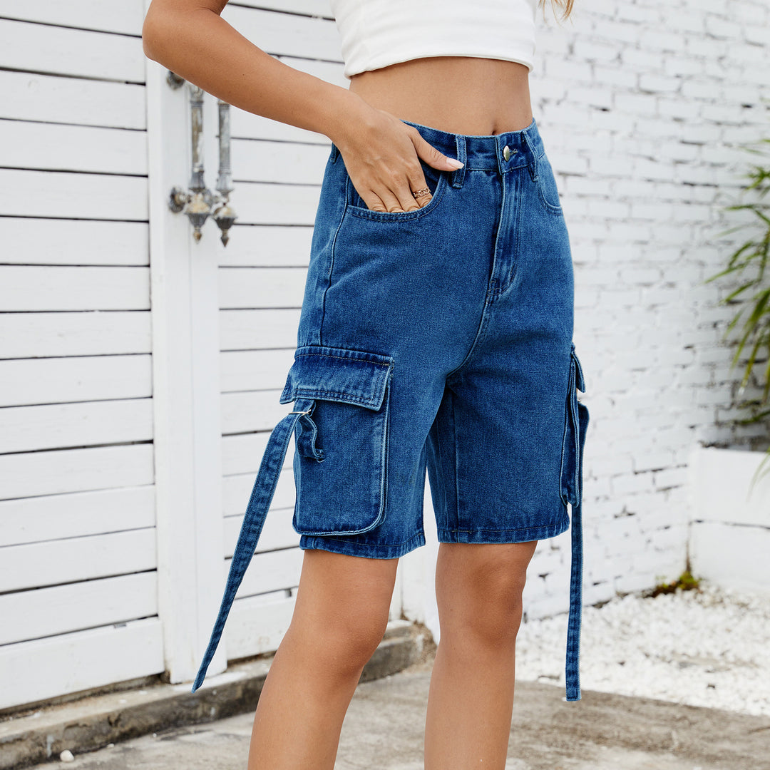 High-waisted casual women's cargo shorts with practical side pockets Lune London