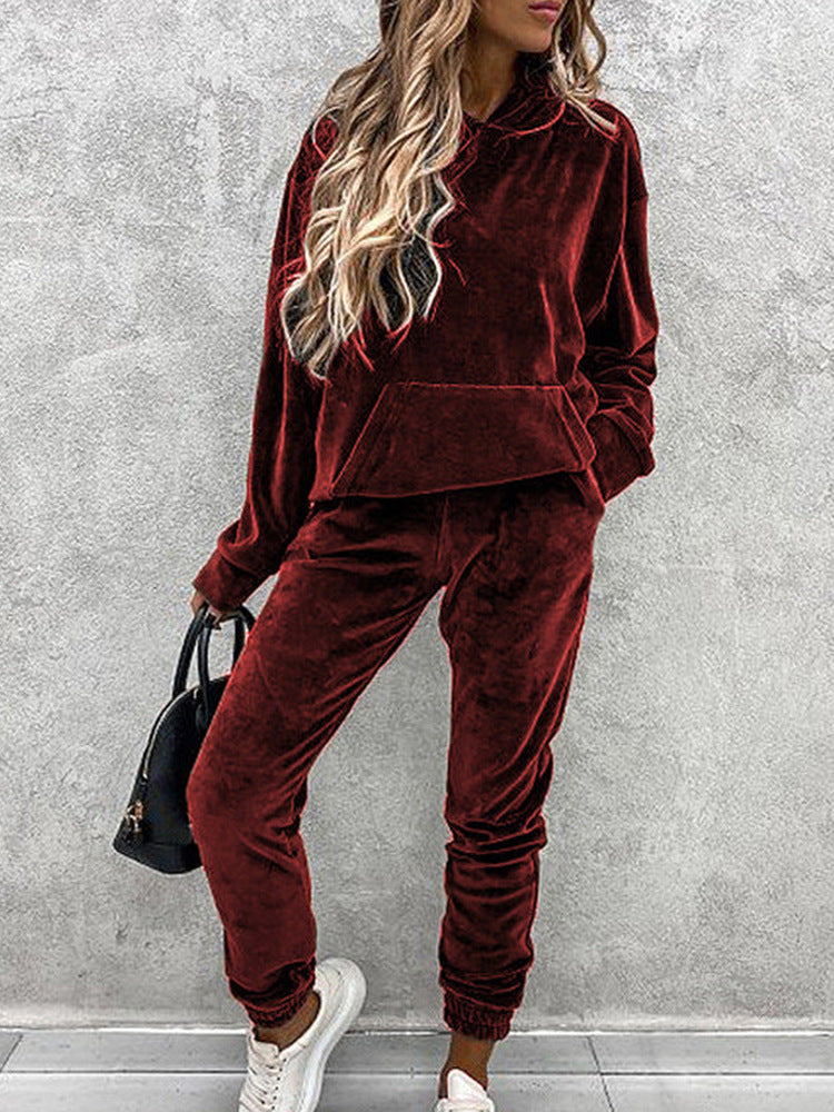 Women's cozy velvet jogging suit with hood and elastic waistband Chic & Stil