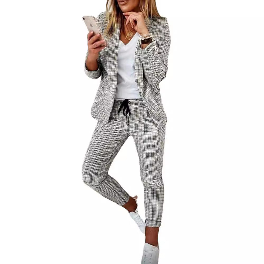 Women's Elegant professional suit with a trendy check pattern and practical pockets Lune London