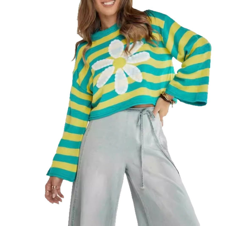 Casual cropped sweater for women with floral pattern Lune London
