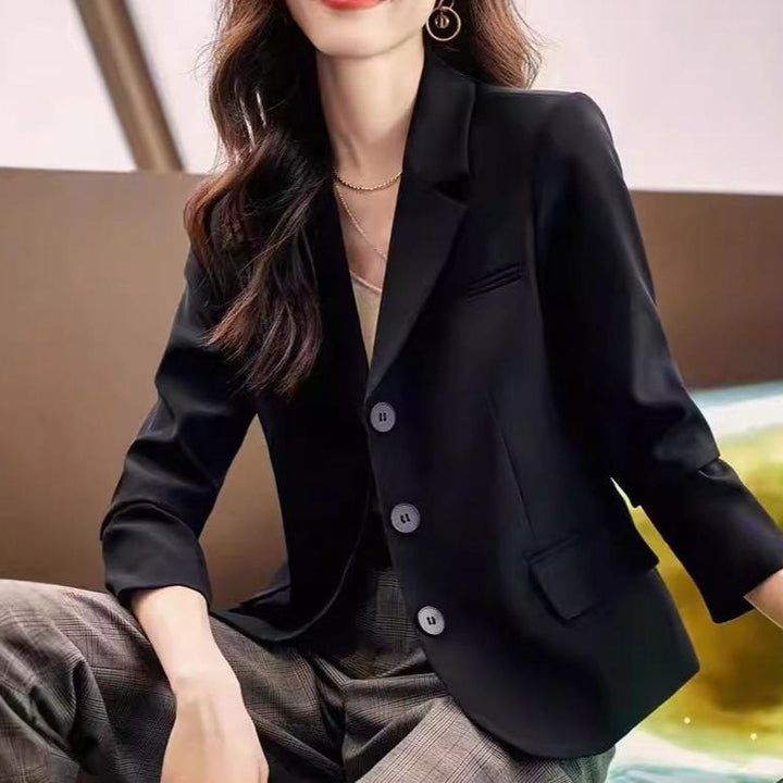 Veste classique pour femme avec coupe ajustée et détails de boutons élégants Chic & Stil