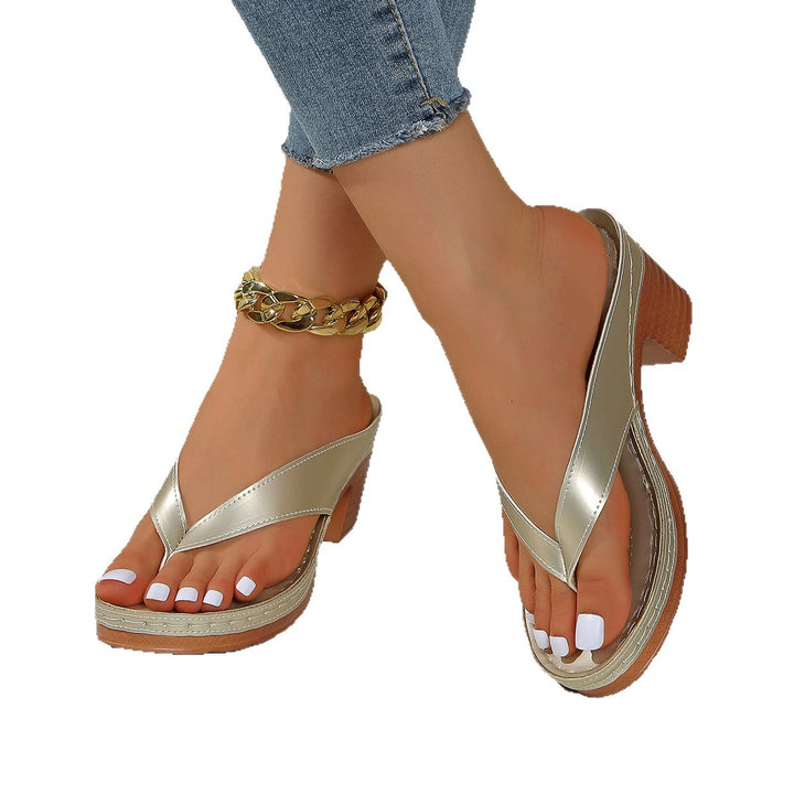 Comfortable strap sandals for women with an elegant block heel and a stylish strap design Lune London