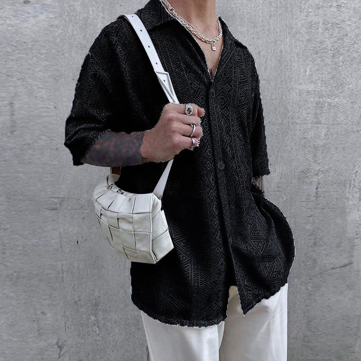 Short-sleeve shirt for men with textured pattern and button placket Lune London