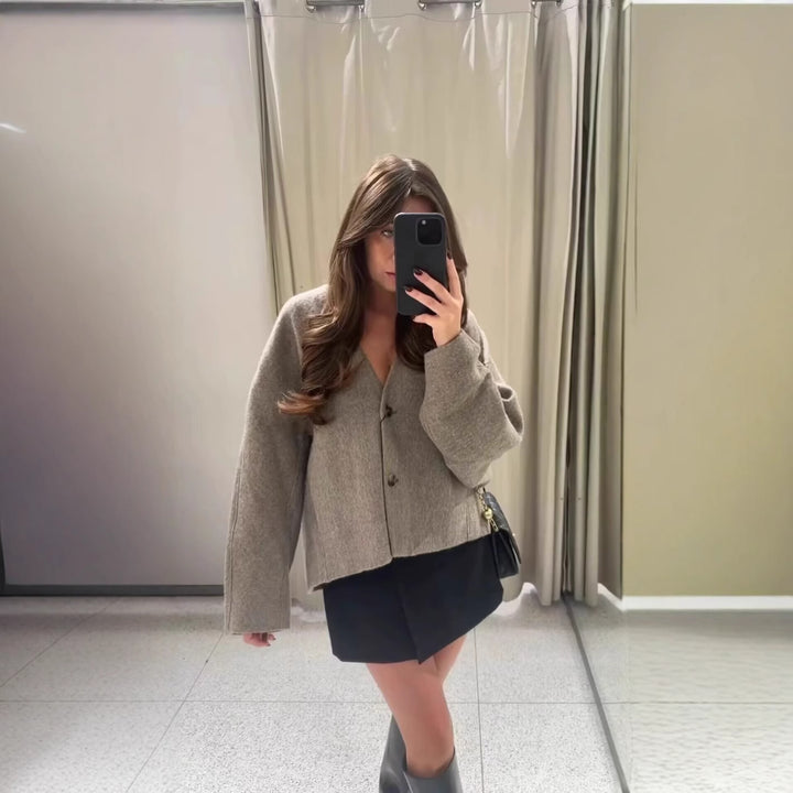 Elegant wool jacket for women with stylish collar and practical pockets Lune London
