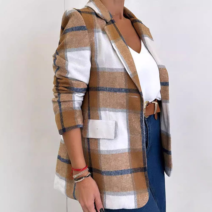 Plaid jacket for women with an elegant cut and casual details Lune London