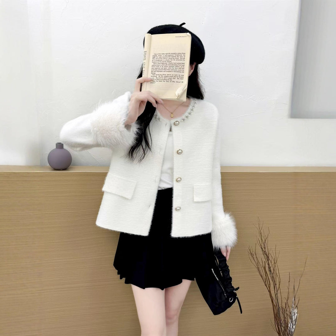 Cardigan élégant pour femmes avec décoration de perles et manches duveteuses Chic & Stil