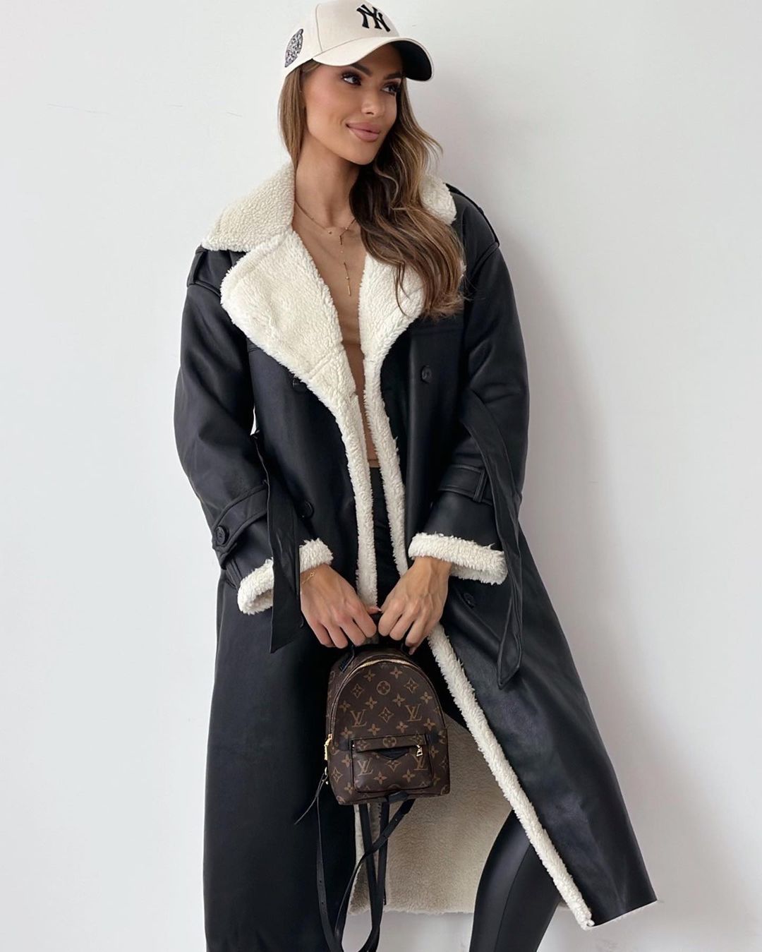 Ladies trendy transition coat with soft faux fur lining and stylish Lune Londonl details