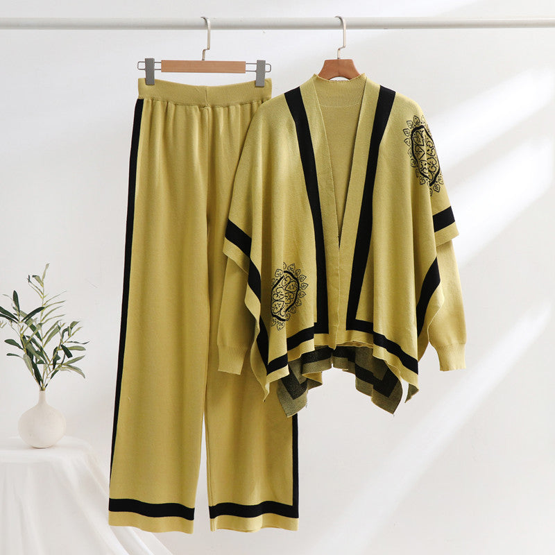 Elegant knit loungewear set for ladies with graphic pattern and wide sleeves Lune London