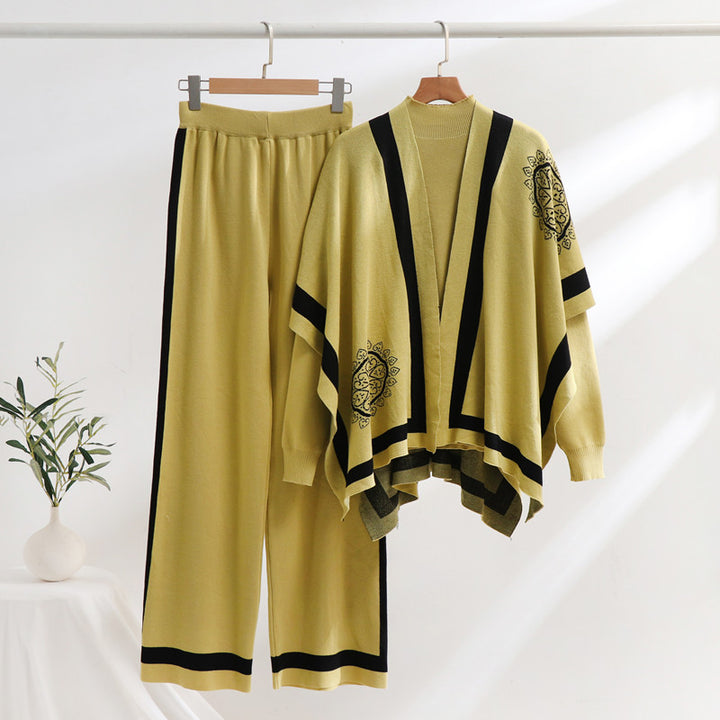 Elegant knit loungewear set for ladies with graphic pattern and wide sleeves Lune London