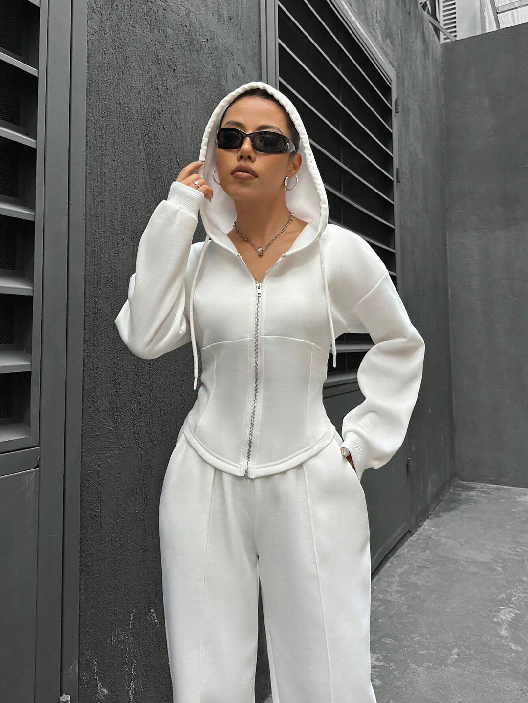 Ladies trendy zip hoodie with fitted cut Lune London