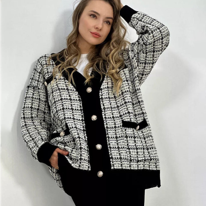 Cardigan féminin à la mode avec un élégant motif à carreaux et des poches Chic & Stil