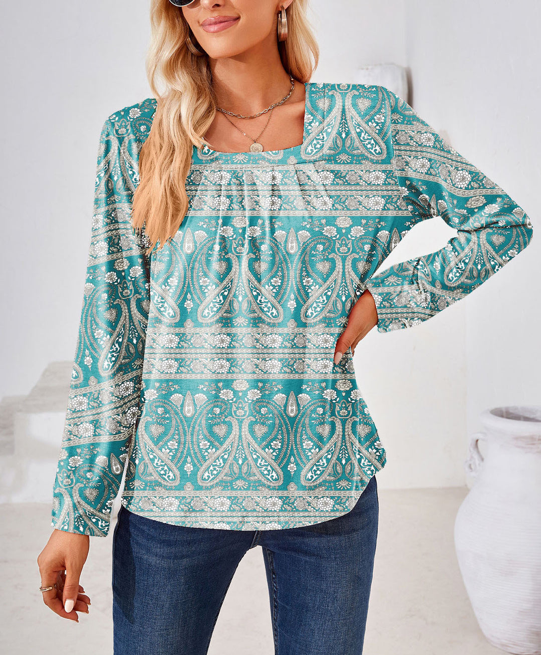 Blouse for women with floral jacquard pattern and loose fit Lune London