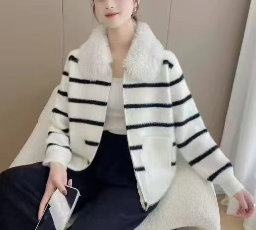 Cardigan confortable pour femmes avec col doublé doux Chic & Stil