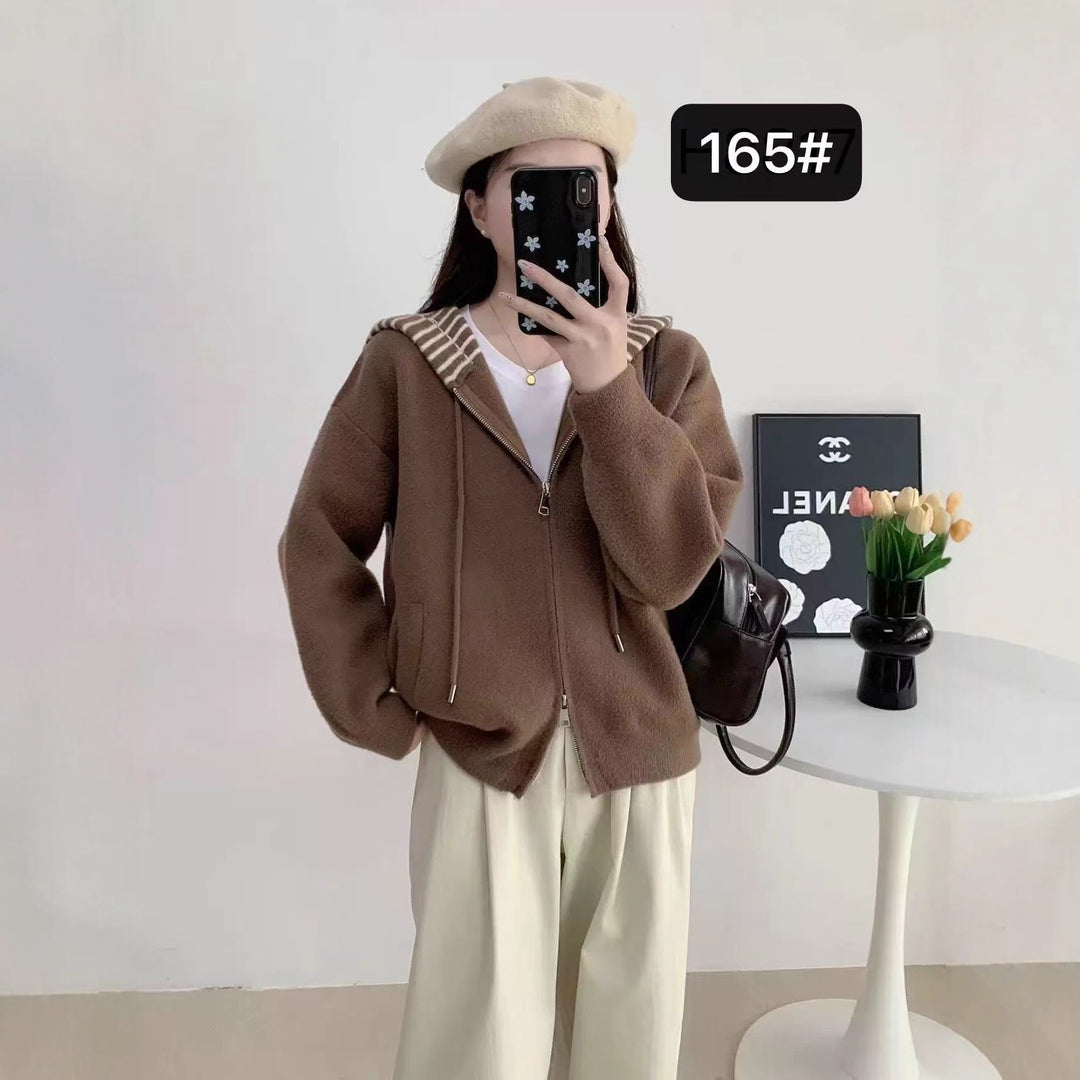 Veste à capuche confortable et élégante pour femmes avec rayures horizontales Chic & Stil