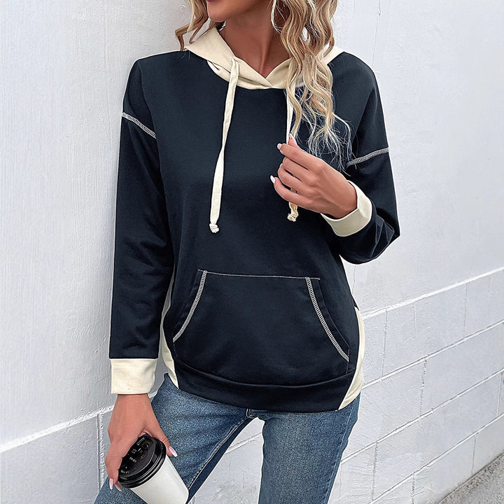 Women's hoodie with a refined stitching design and a practical kangaroo pocket Lune London