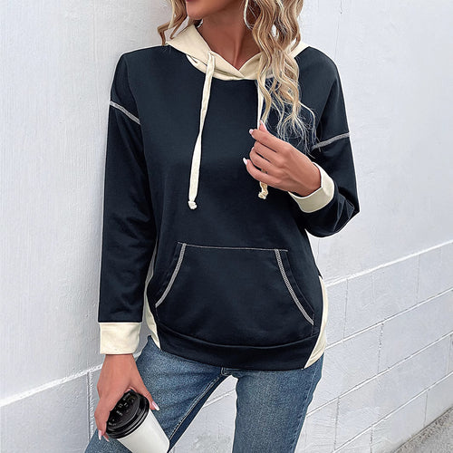 Women's hoodie with a refined stitching design and a practical kangaroo pocket Lune London