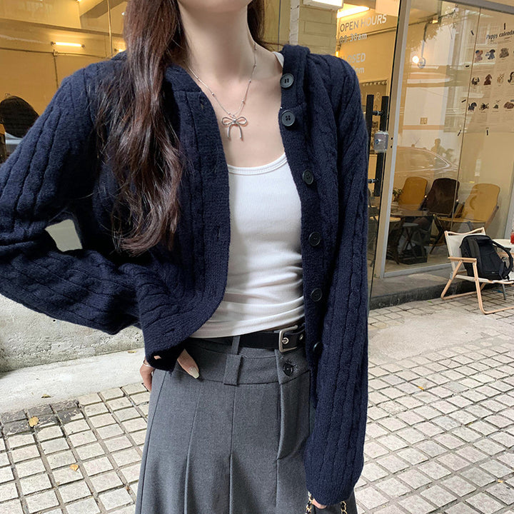 Gilet pour femmes avec capuche et détail de bouton Chic & Stil