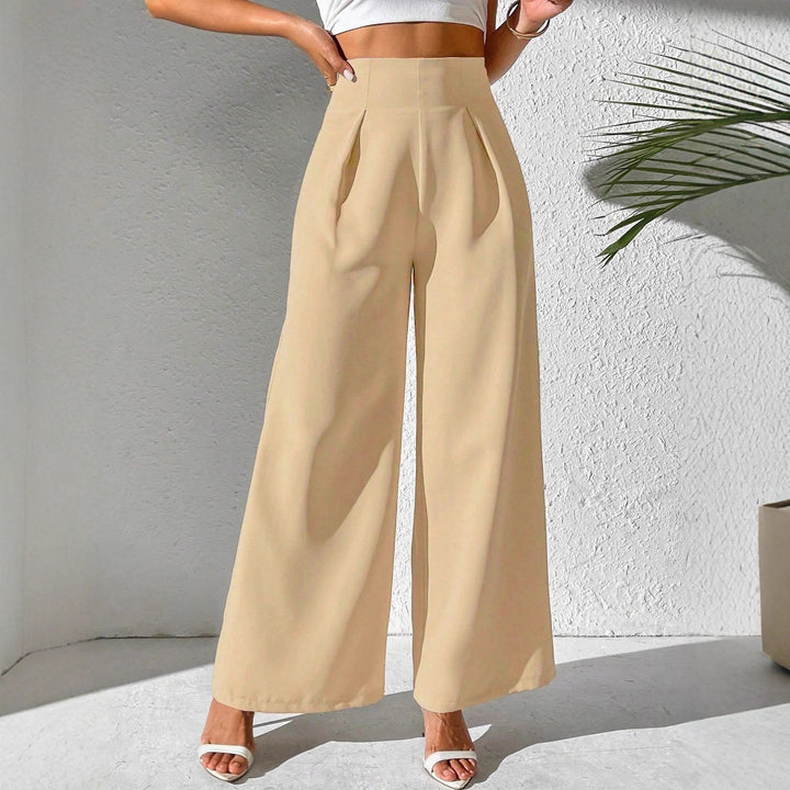 Ladies Elegant High Waist Palazzo Pants with Front Pleat and Wide Legs Lune London