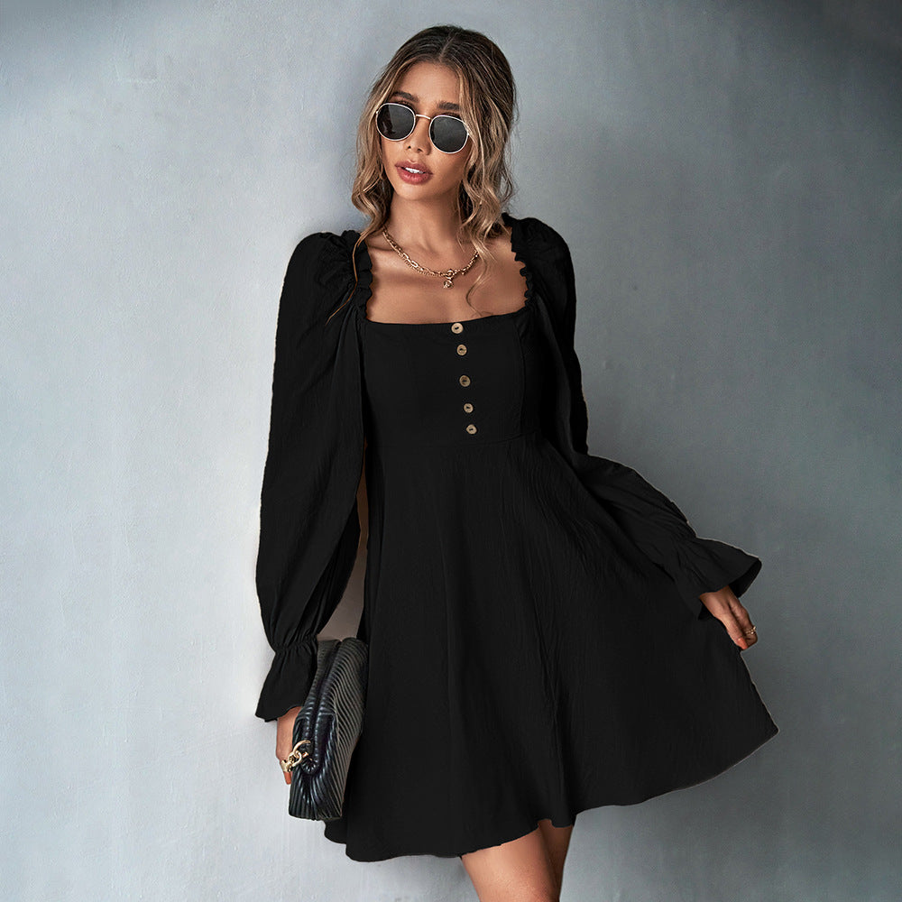 Robe mini femme avec manches ballon et détails de boutons Chic & Stil