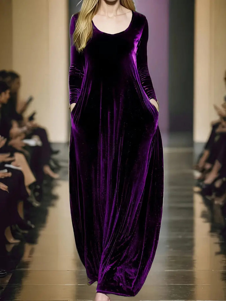 Maxi dress for women in velvety material with practical pockets Lune London