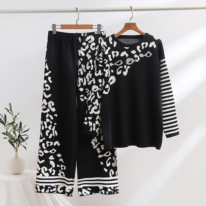 Trendy women's lounge set with animal print and wide stripes Lune London