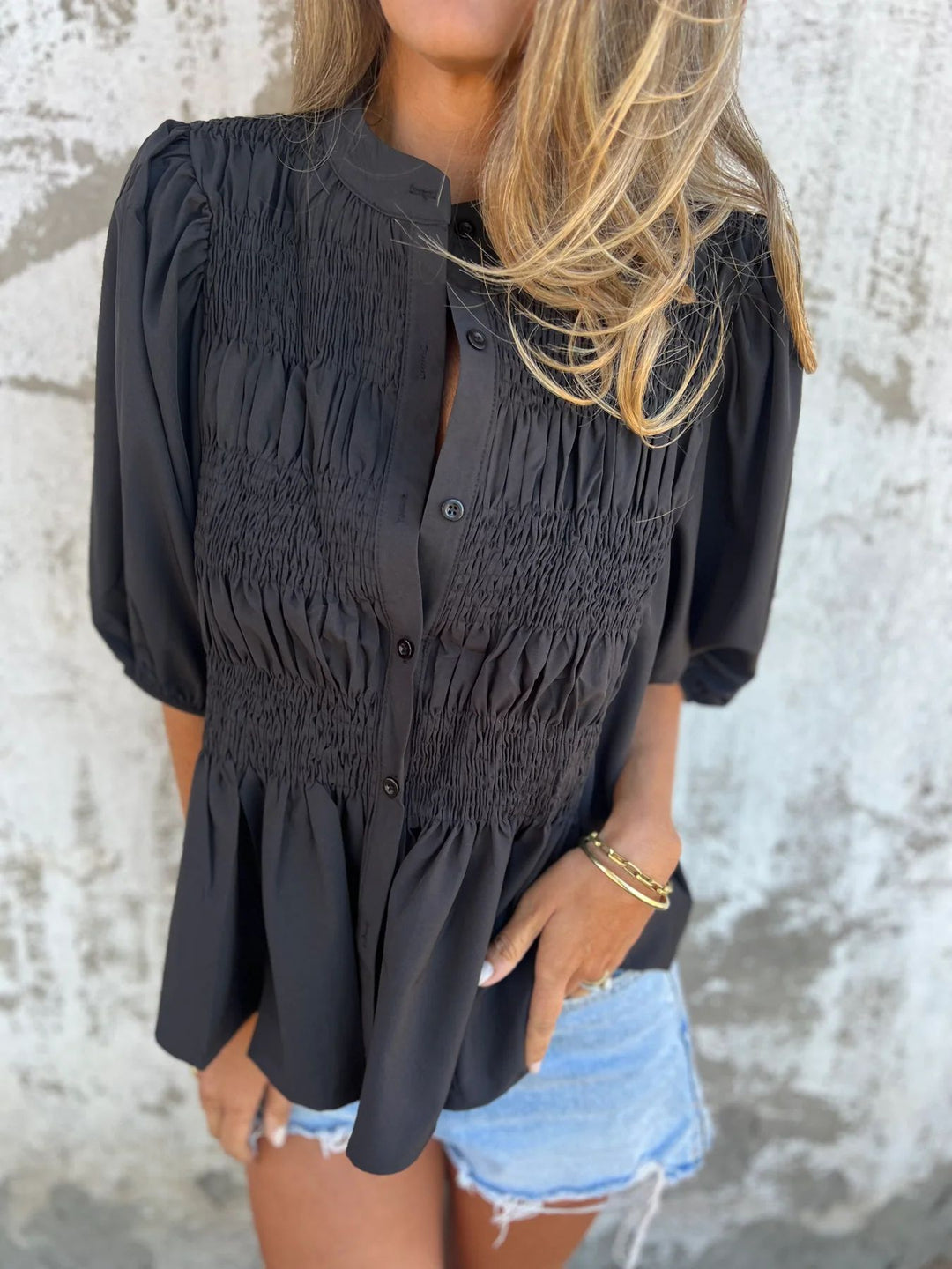 Women's blouse with gathered detail and button closure Lune London