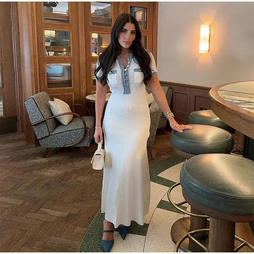 Robe Maxi Élégante Femme avec Tissu Texturé et Boutons Décoratifs Chic & Stil
