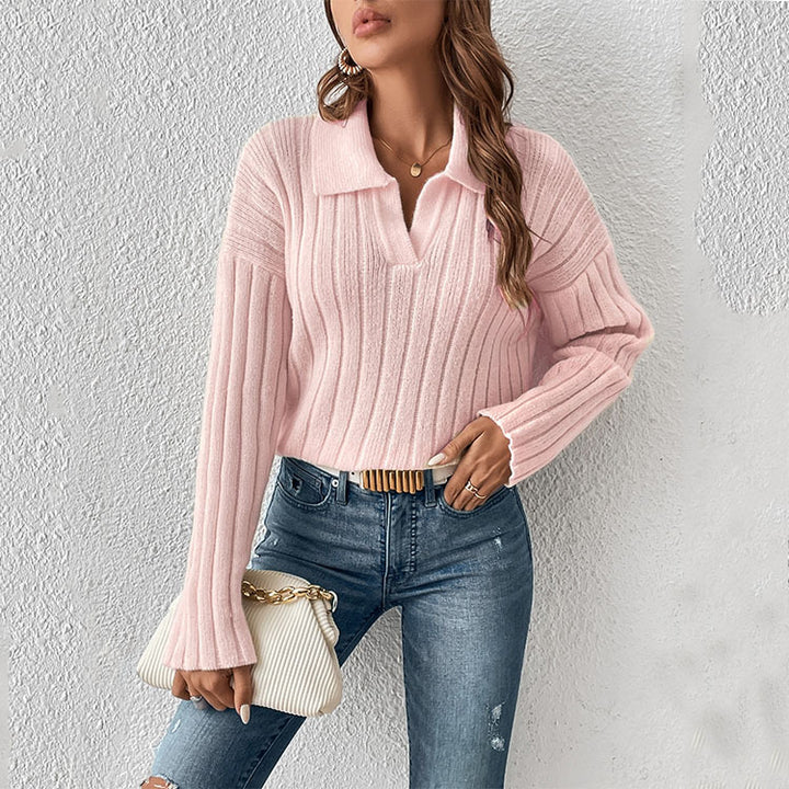 Knitted sweater for women with V-neck and ribbed texture Lune London