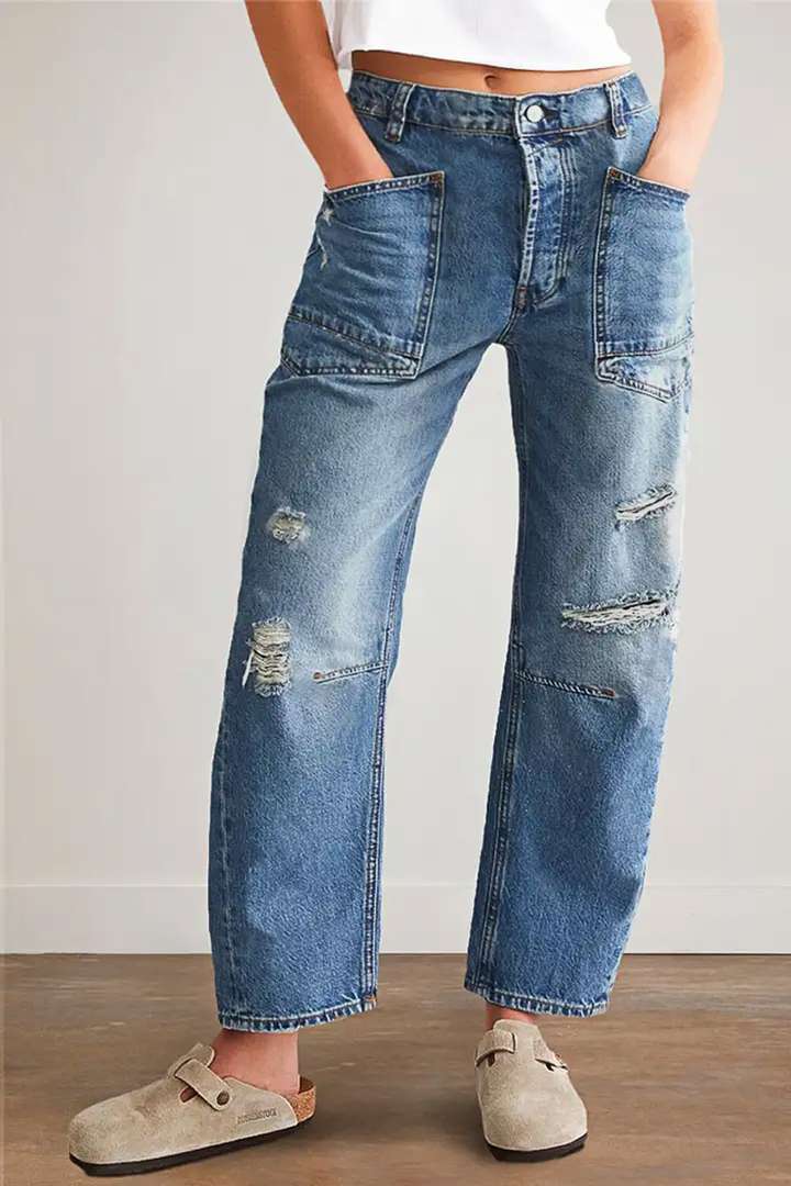 Women's wide-cut jeans with creative pockets and destroyed details Lune London