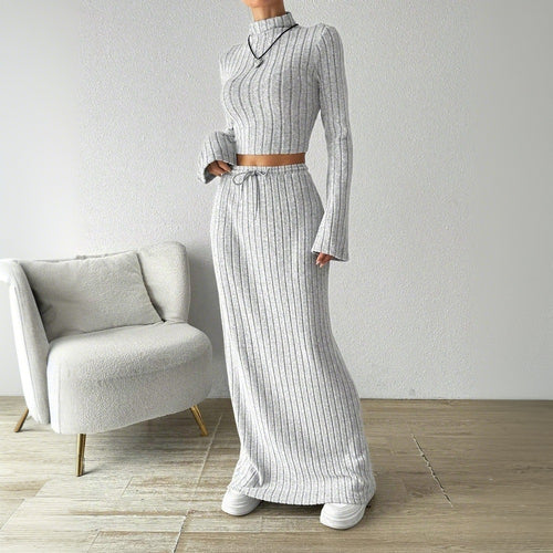 Ensemble crop top à manches longues pour femmes et jupe maxi avec texture côtelée élégante Chic & Stil