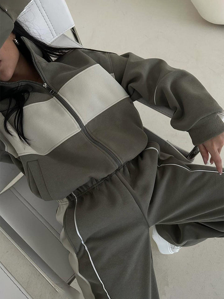 Women's sports tracksuit set with functional material Lune London