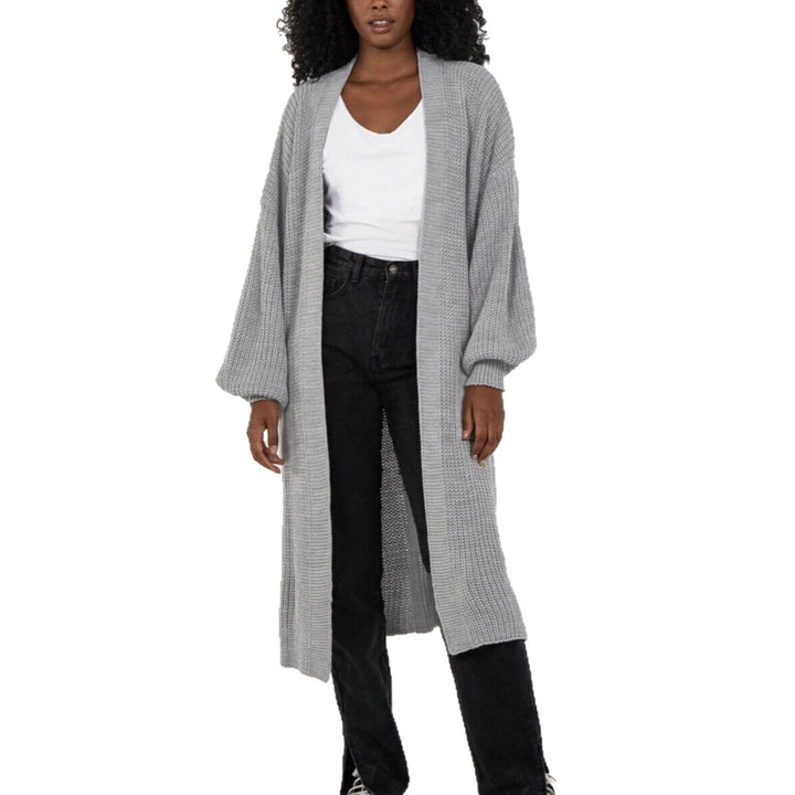 Plus size knitted cardigan for women with voluminous sleeves and an opening at the front Lune Londonl