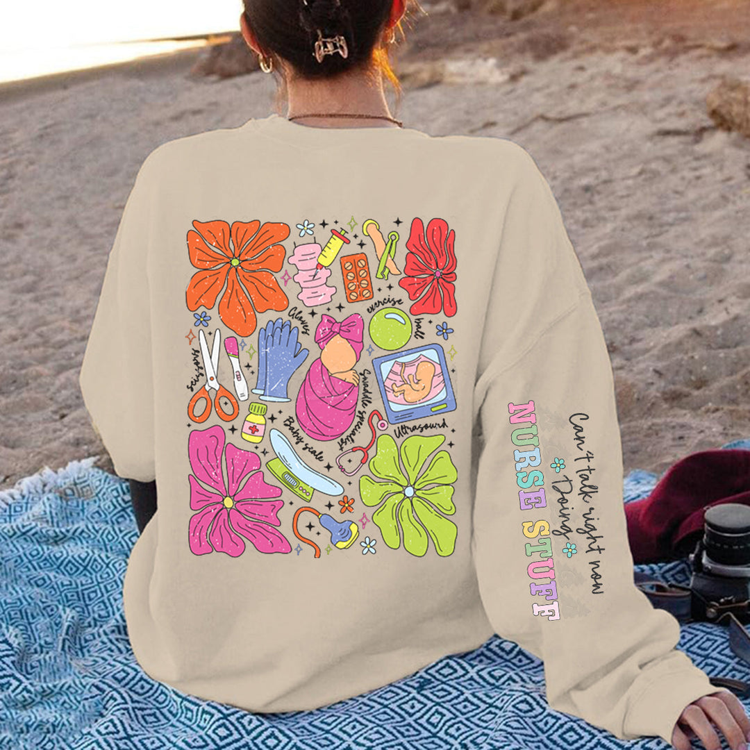 Sweat à capuche pour femmes avec design graphique coloré et motif d'entretien original Chic & Stil