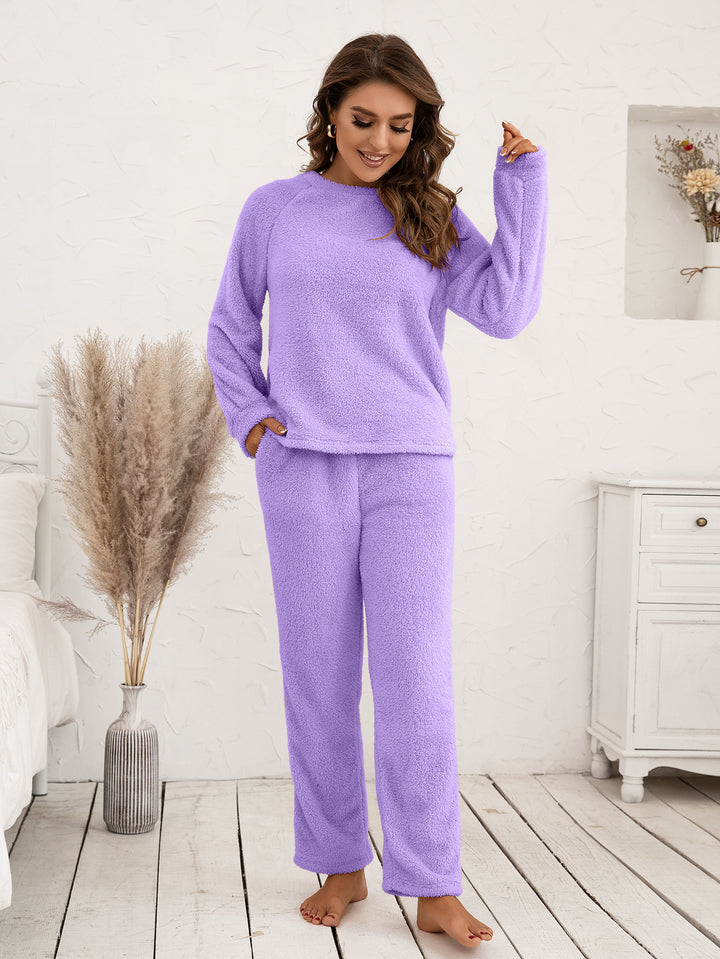 Cozy fleece pajama set for women with long sleeves and comfortable pants Lune London