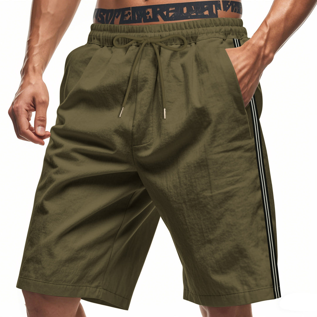 Lune London men's sporty bermuda shorts with elastic waistband and side pockets