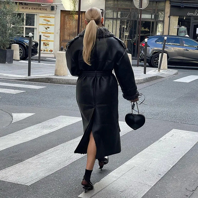 Manteau en faux cuir tendance pour femmes avec col en fausse fourrure luxueux Chic & Stil