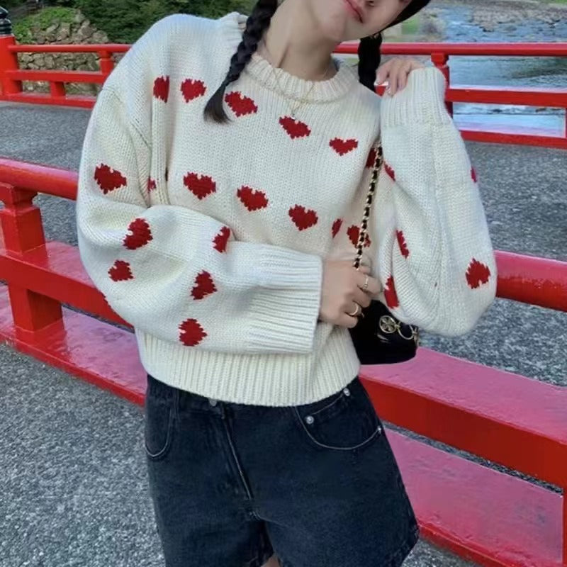 Women’s sweater with heart pattern and casual cut Lune London