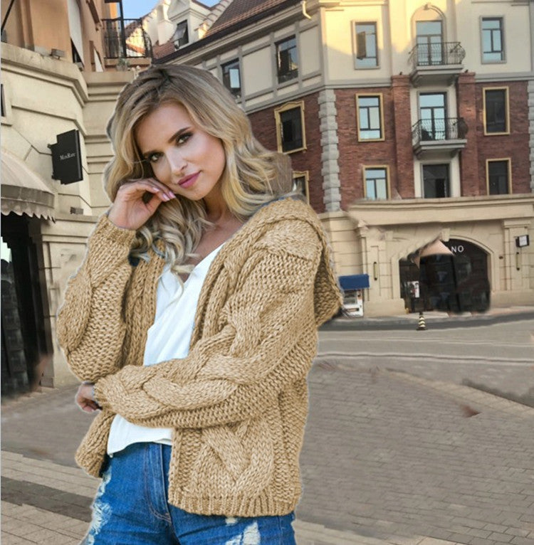 Cardigan en tricot épais pour femmes avec capuche et design asymétrique Chic & Stil